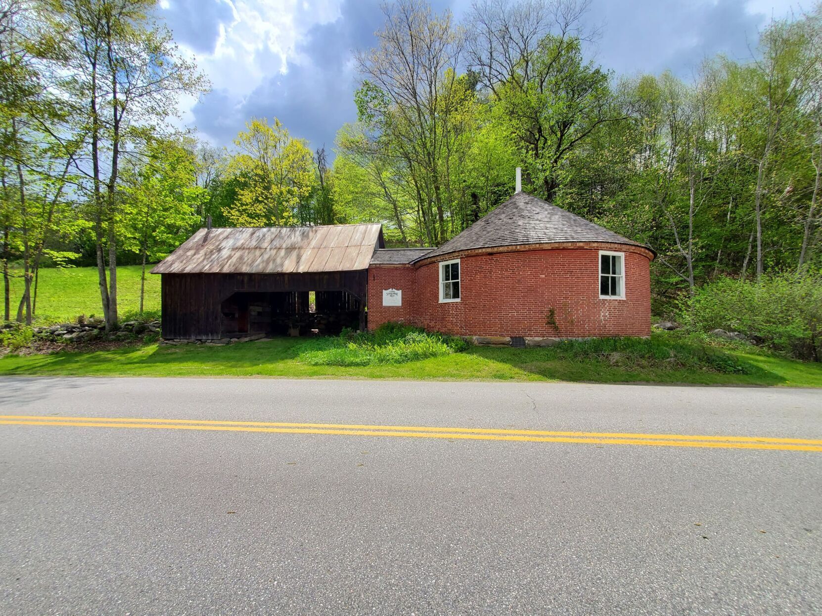 Round Schoolhouse, Brookline, Vermont